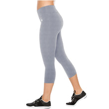 Load image into Gallery viewer, Flexmee 944201 Mid Rise Capri Leggings for Women